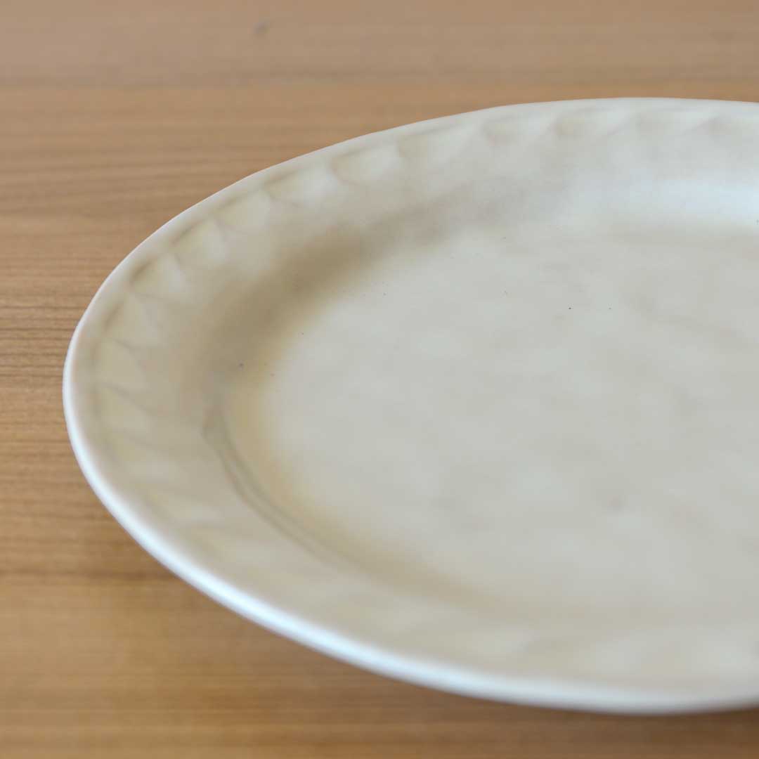Assiette de 8 pouces, sculptée, blanche, Tounomori