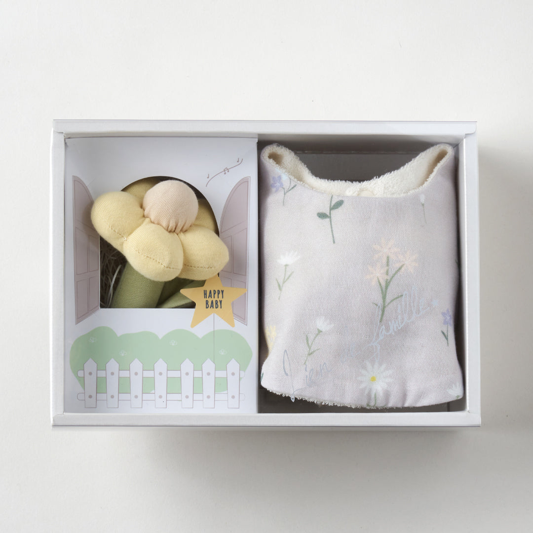 スタイ＆ラトルの2点セット ガーベラ ｜ 徳永こいのぼり公式「晴れと