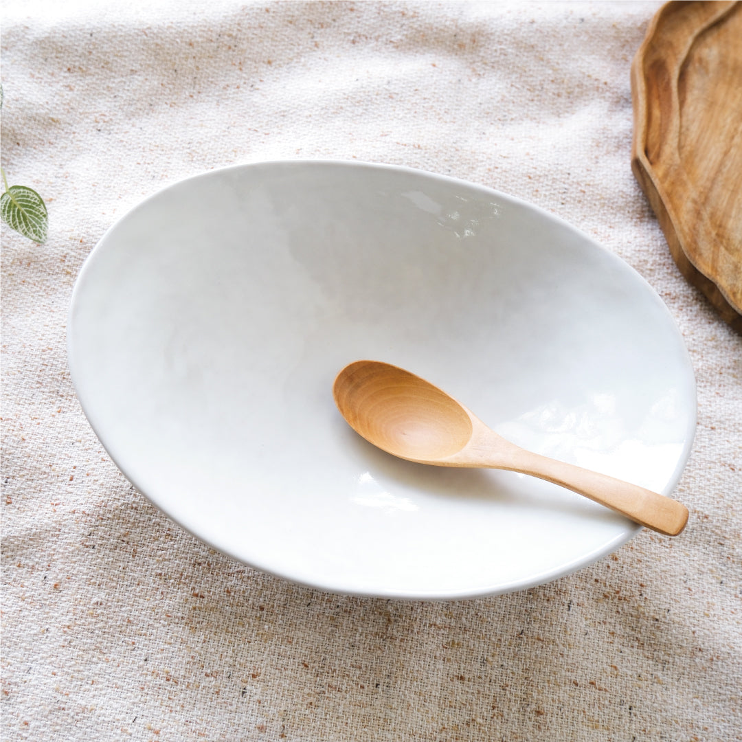 Softly curved bowl (large) Hagi ware
