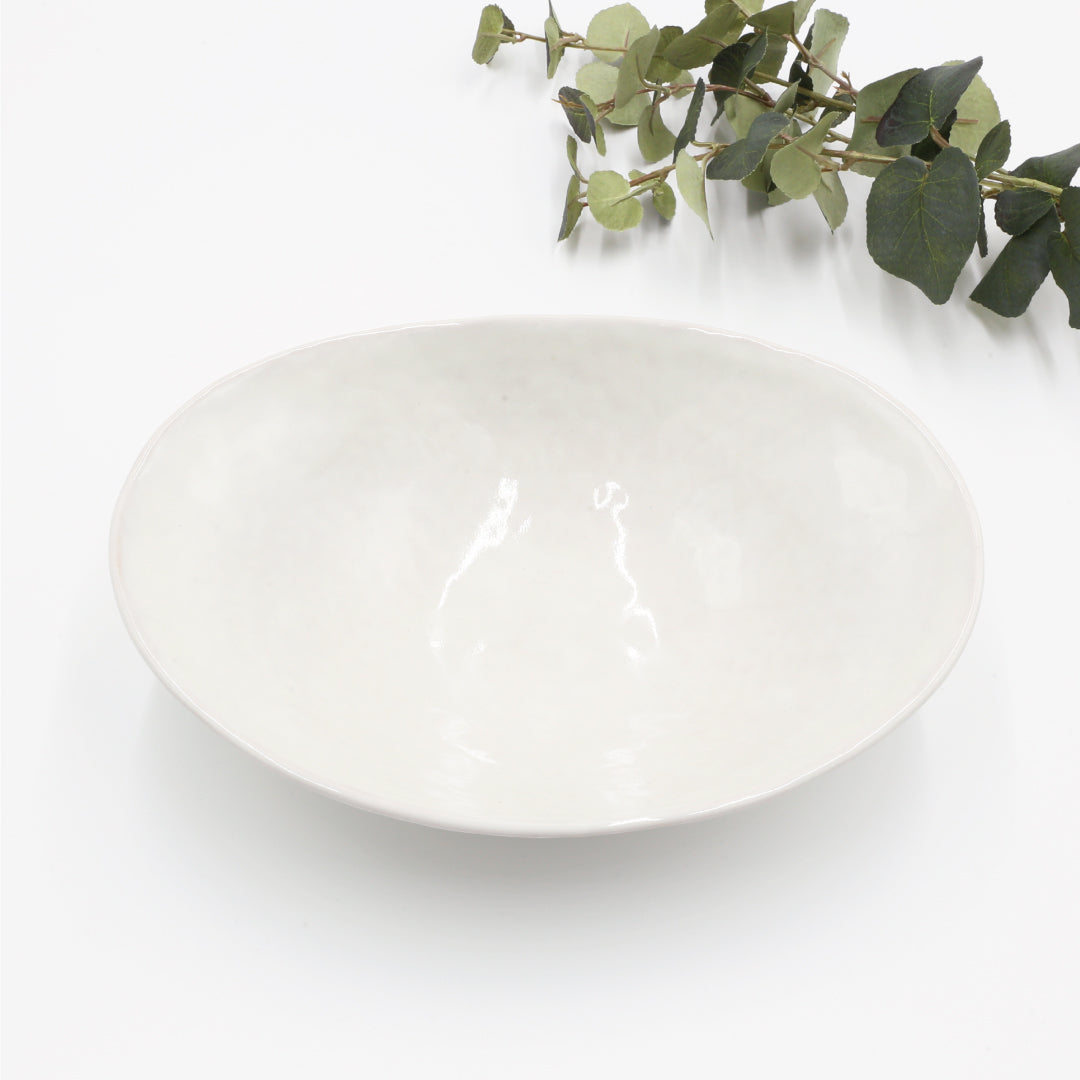 Softly curved bowl (large) Hagi ware