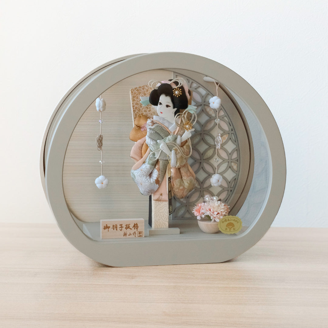 羽子板 縁 - en - グレージュ・アクリルケース 押絵羽子板飾り