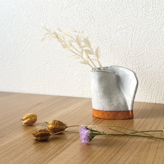 Mini flower vase, Hagi ware
