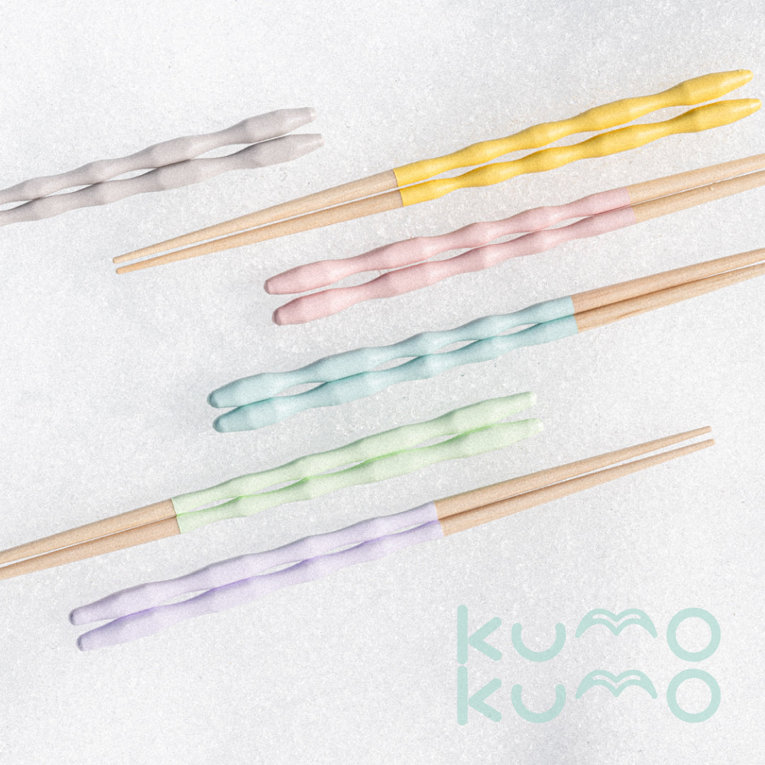 kumokumo箸(ライトブルー)+ 箸置き(お名前入れ)桐箱ギフトセット |6歳~10歳(18cm)◇持ち方をアシスト|お名前ギフト|子ども箸 食洗対応