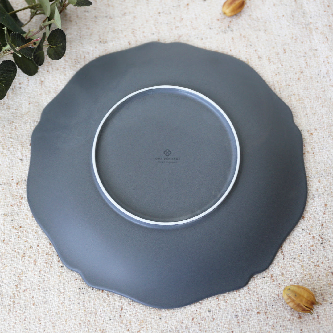 【美濃焼】meimei-ware 25.5盛皿 輪花(黒錆マット)