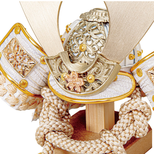 麻の葉アクリルケース兜飾り〈白翔(はくしょう)〉