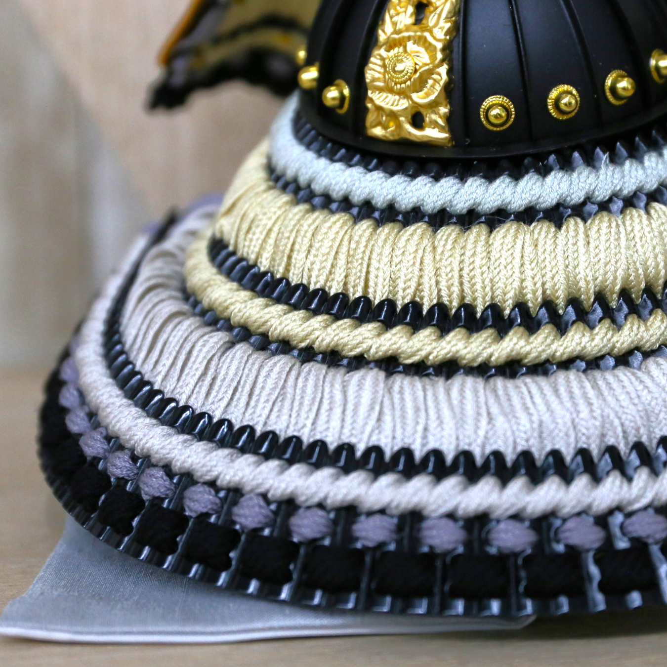 極上山水　龍虎之図兜『双龍』