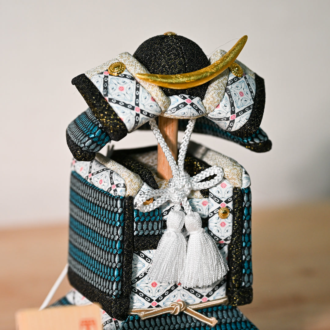 木目込人形【誉鎧】 ＜蒼月-sogetsu-＞ 徳永監修 五月人形 – 晴れと暮らす