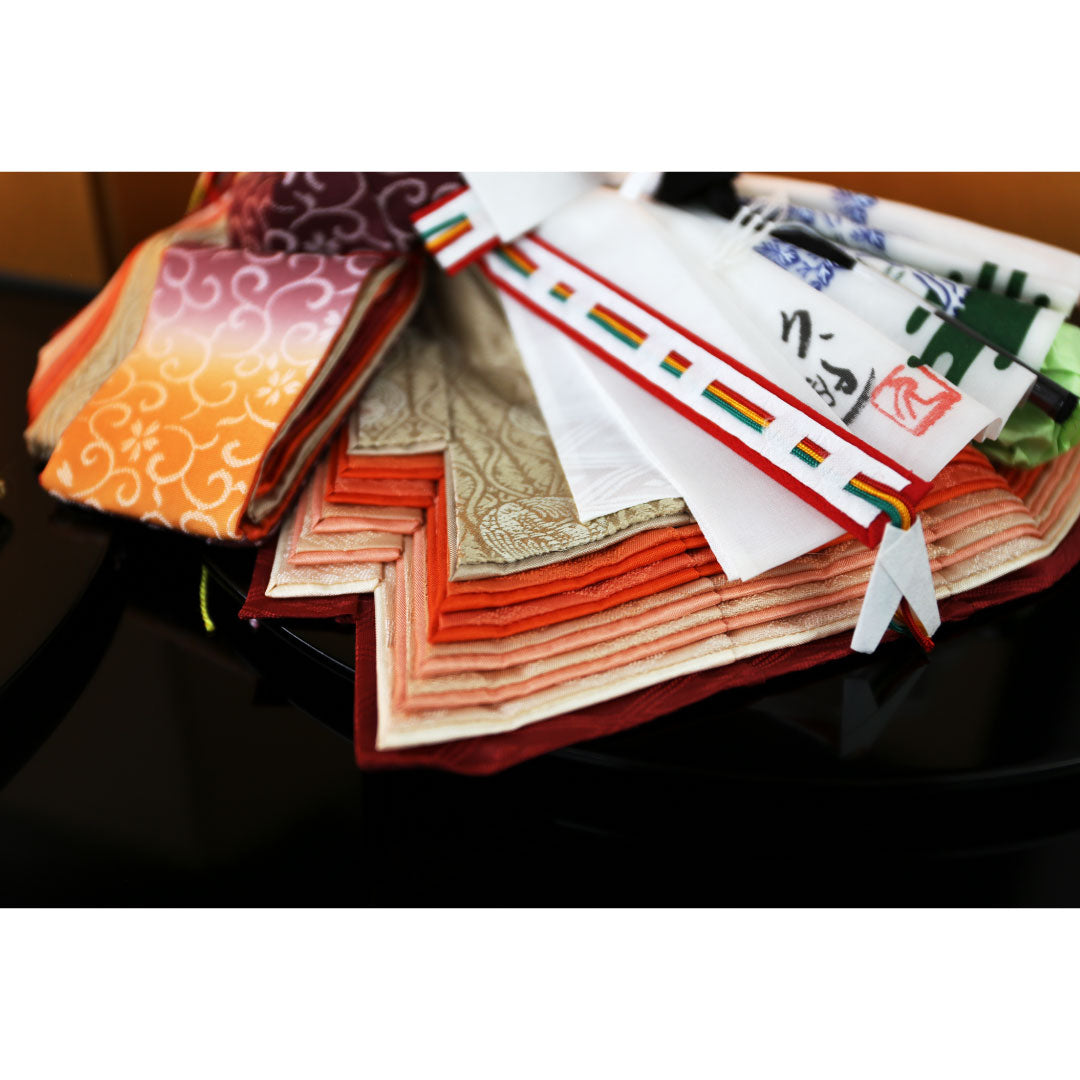 Sango Imperial Prince Decoration, Finest Pure Silk Dyeing, Hisayu Shimizu, Carefully Selected Japanese Paper Folding Screen (Yamabuki Tea), Echizen Shin-Nuri Decoration Stand 