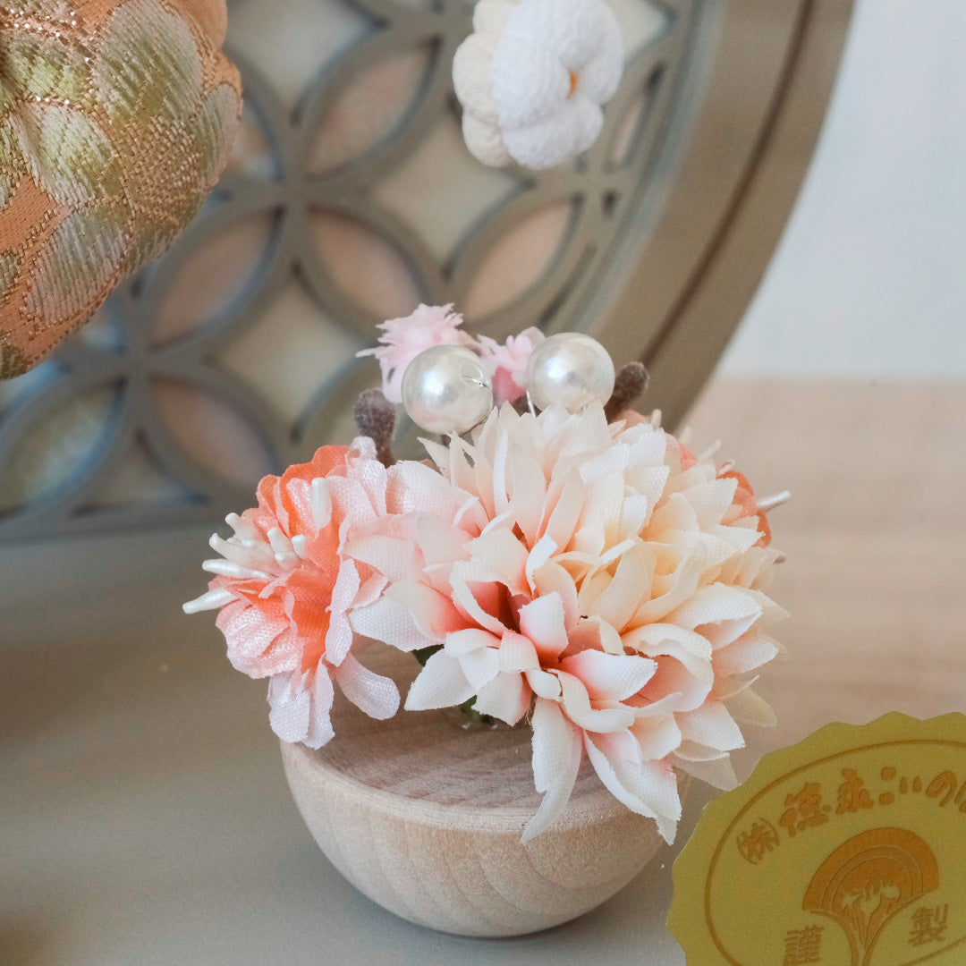 羽子板 縁 - en - グレージュ・アクリルケース　押絵羽子板飾り