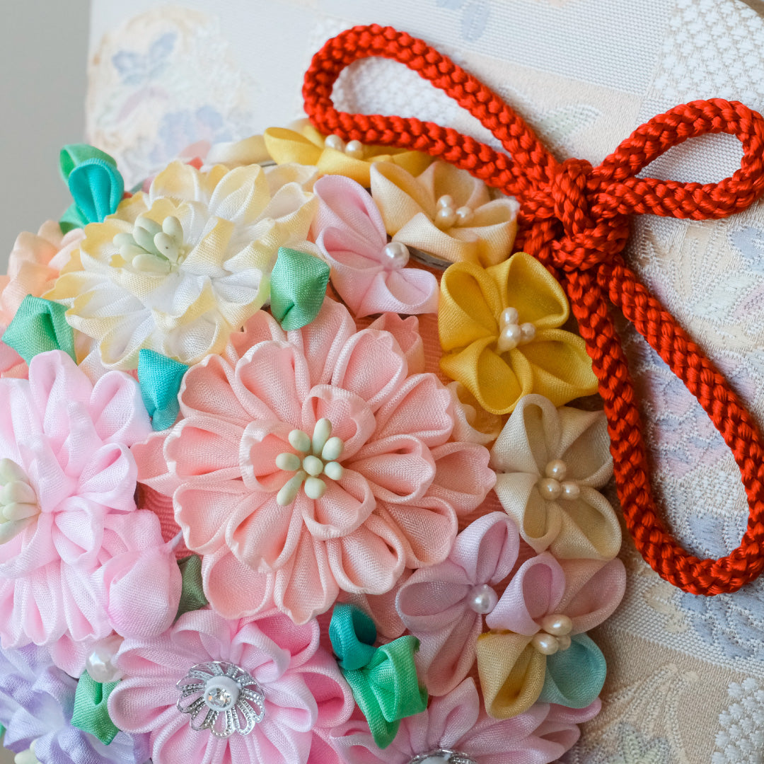 摩耶作 羽子板 13号 久寿玉　【白市松】つまみ細工　衝立飾り　羽子板