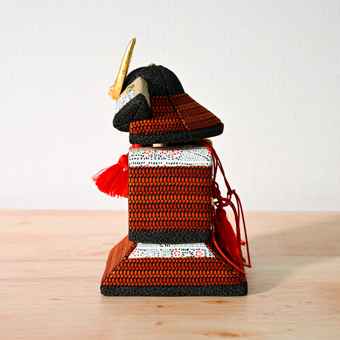 木目込人形【誉鎧】 ＜紅焔 -kouen-＞　徳永監修　五月人形