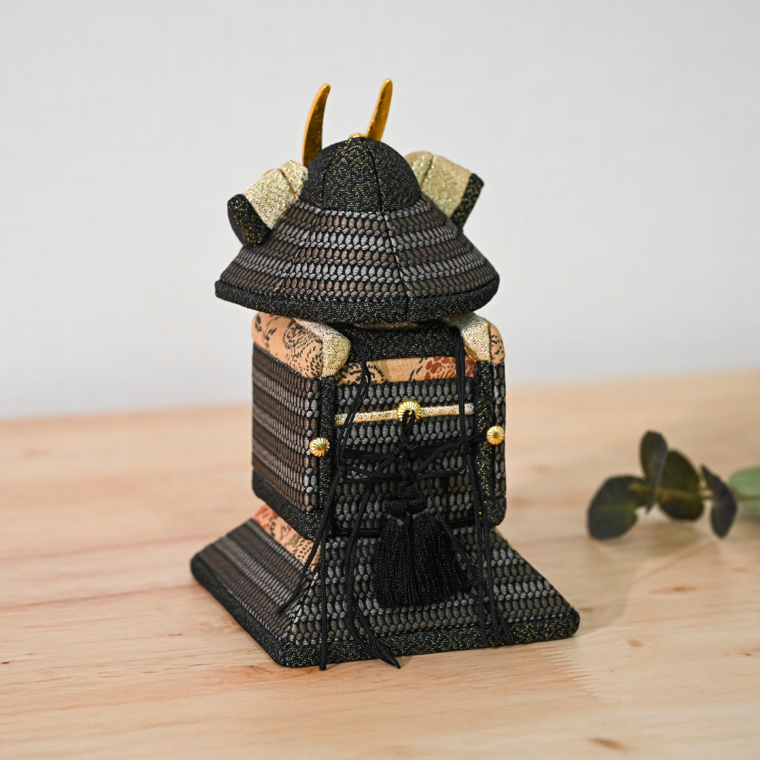 木目込人形【誉鎧】 ＜獅煌 -shikou-＞　徳永監修　五月人形