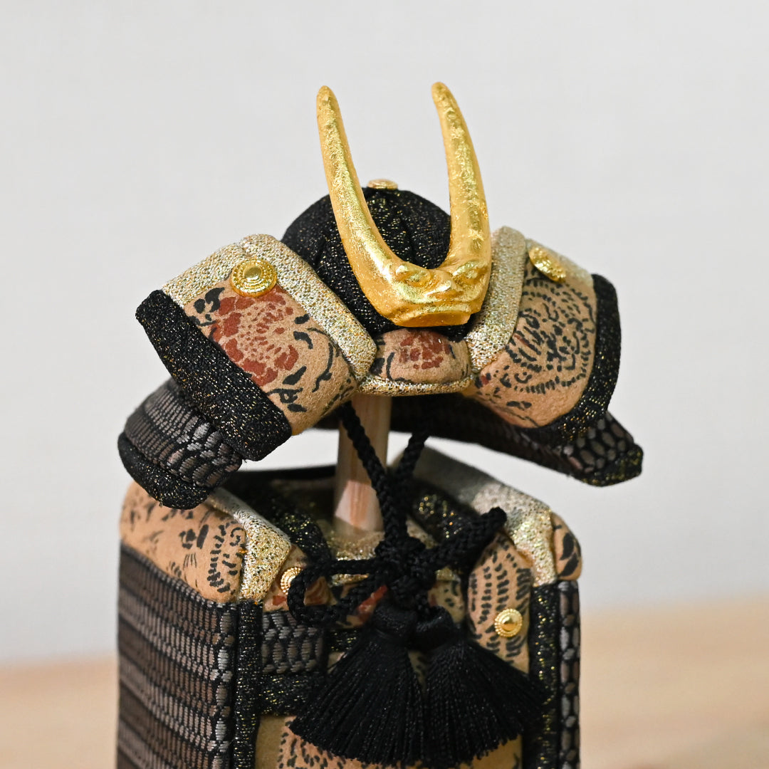 木目込人形【誉鎧】 ＜獅煌 -shikou-＞　徳永監修　五月人形