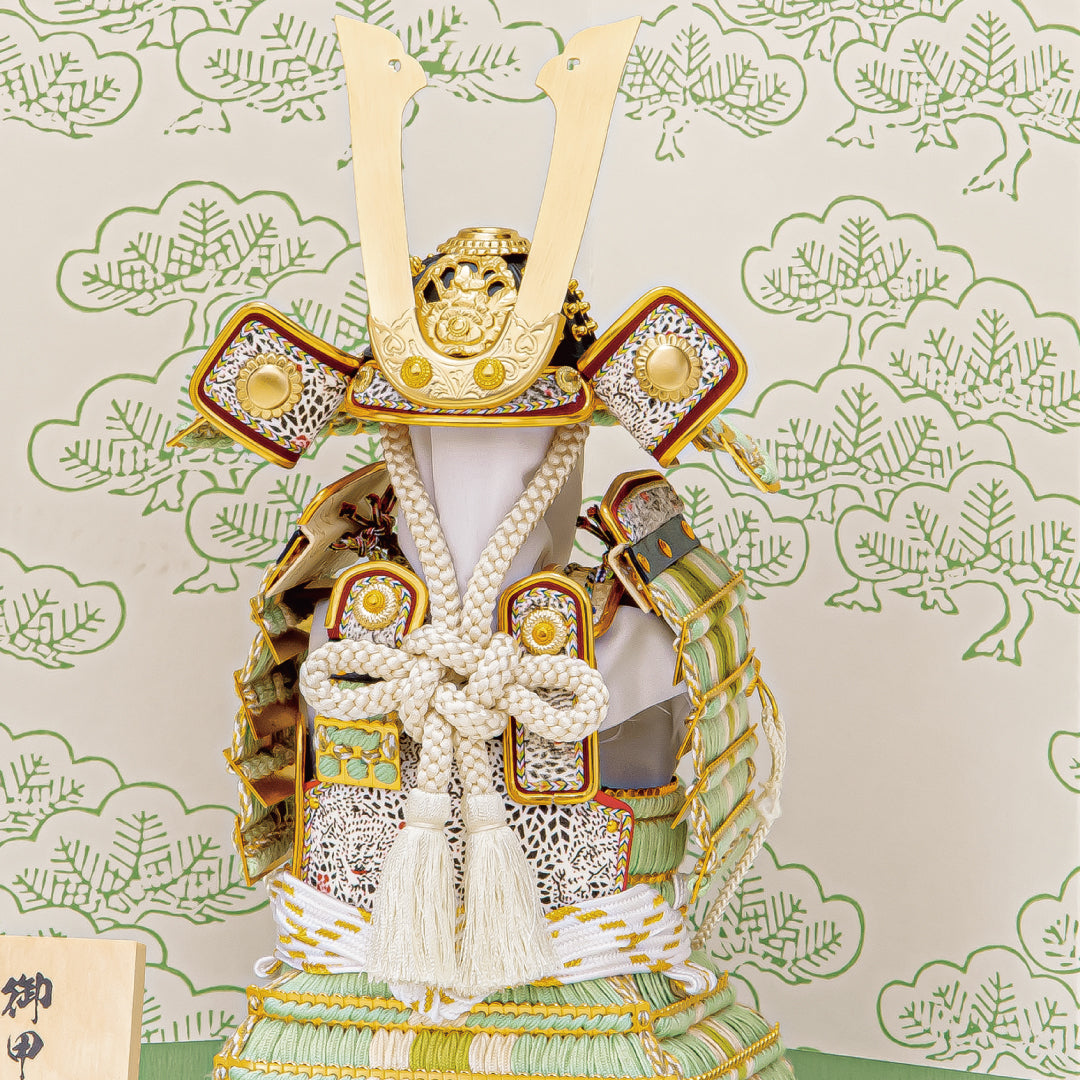 奉納型 鎧飾り〈翠（すい）〉 ― 甲冑師 武蔵朔太郎作 ― – 晴れと暮らす