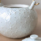 [Nishikawa Teizaburo Shoten] Stone bottle, white porcelain, gold and silver, large cloisonne crest