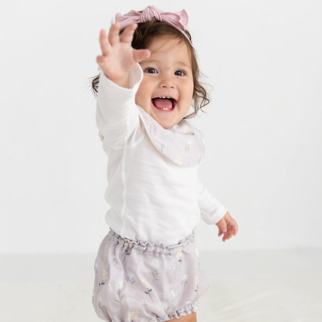 出産祝い 3点セット《 マルチフラワー 》スタイ＆ブルマ＆リブヘアバンド