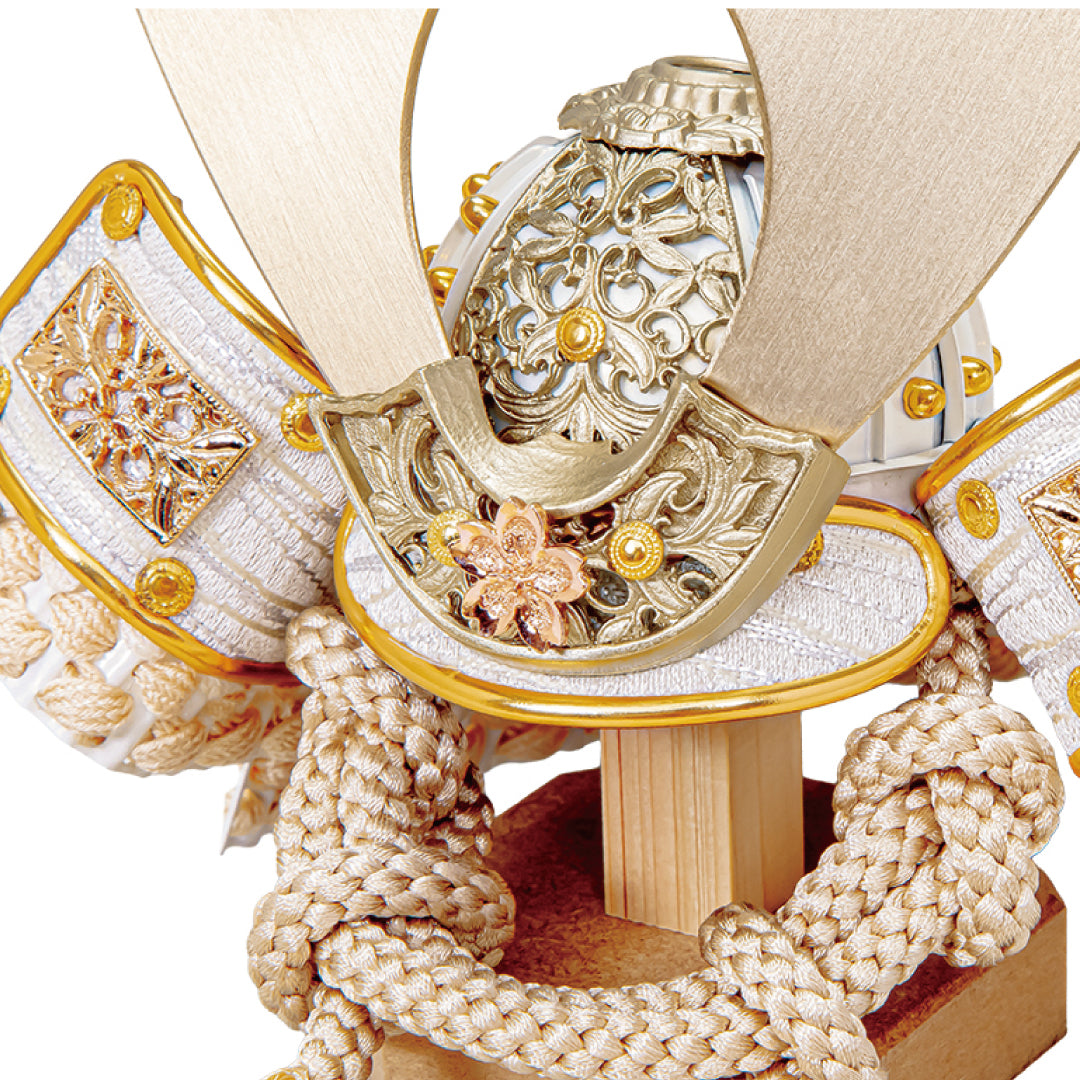 麻の葉アクリルケース兜飾り〈白翔（はくしょう）〉